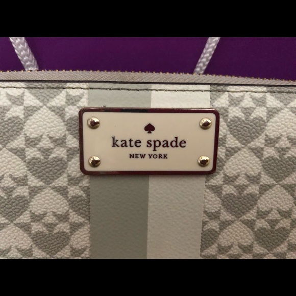 Kate Spade wallet - Picture 3 of 8